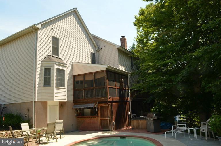 9215 Bretton Reef Road Baltimore, MD 21234 - Photo 23 of 25 Exterior (Rear)