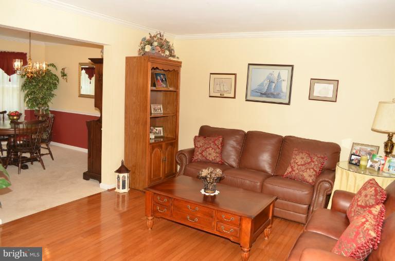 9215 Bretton Reef Road Baltimore, MD 21234 - Photo 4 of 25 Living Room #2
