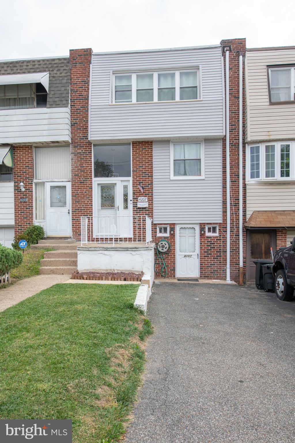 4207 Fairdale Road Philadelphia, PA 19154 - Photo 1 of 37 Gallery Image 1