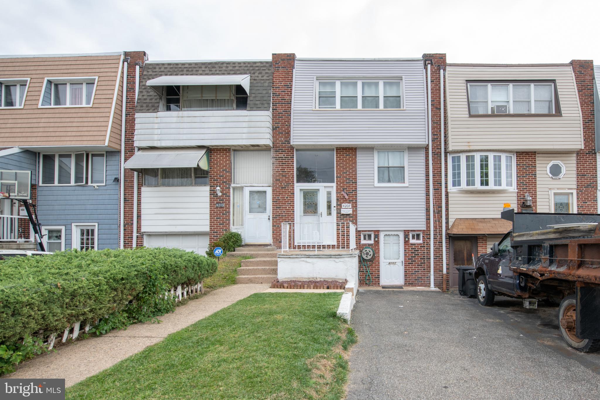 4207 Fairdale Road Philadelphia, PA 19154 - Photo 5 of 37 Gallery Image 5