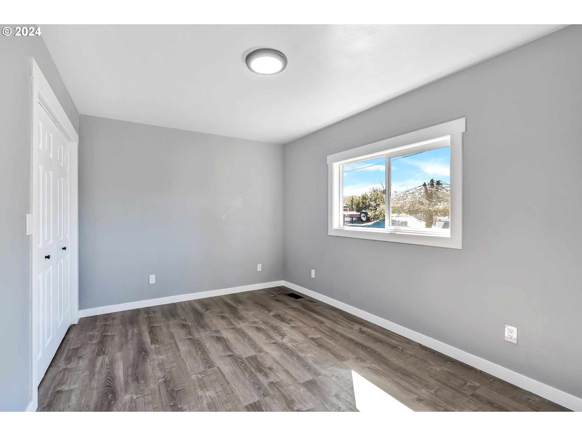 6704 Southeast 77th Avenue Portland, OR 97206 - Photo 12 of 24