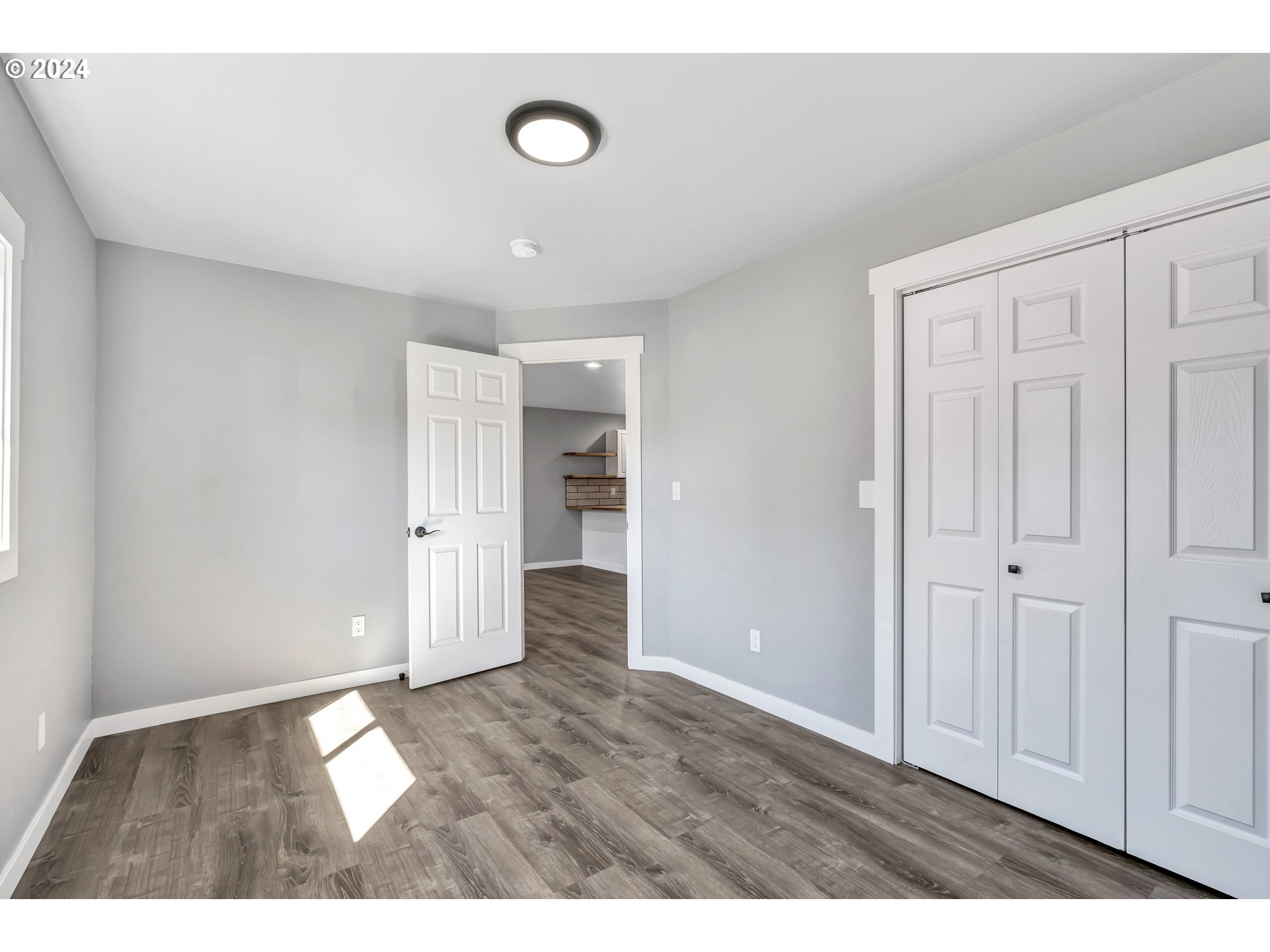 6704 Southeast 77th Avenue Portland, OR 97206 - Photo 13 of 24