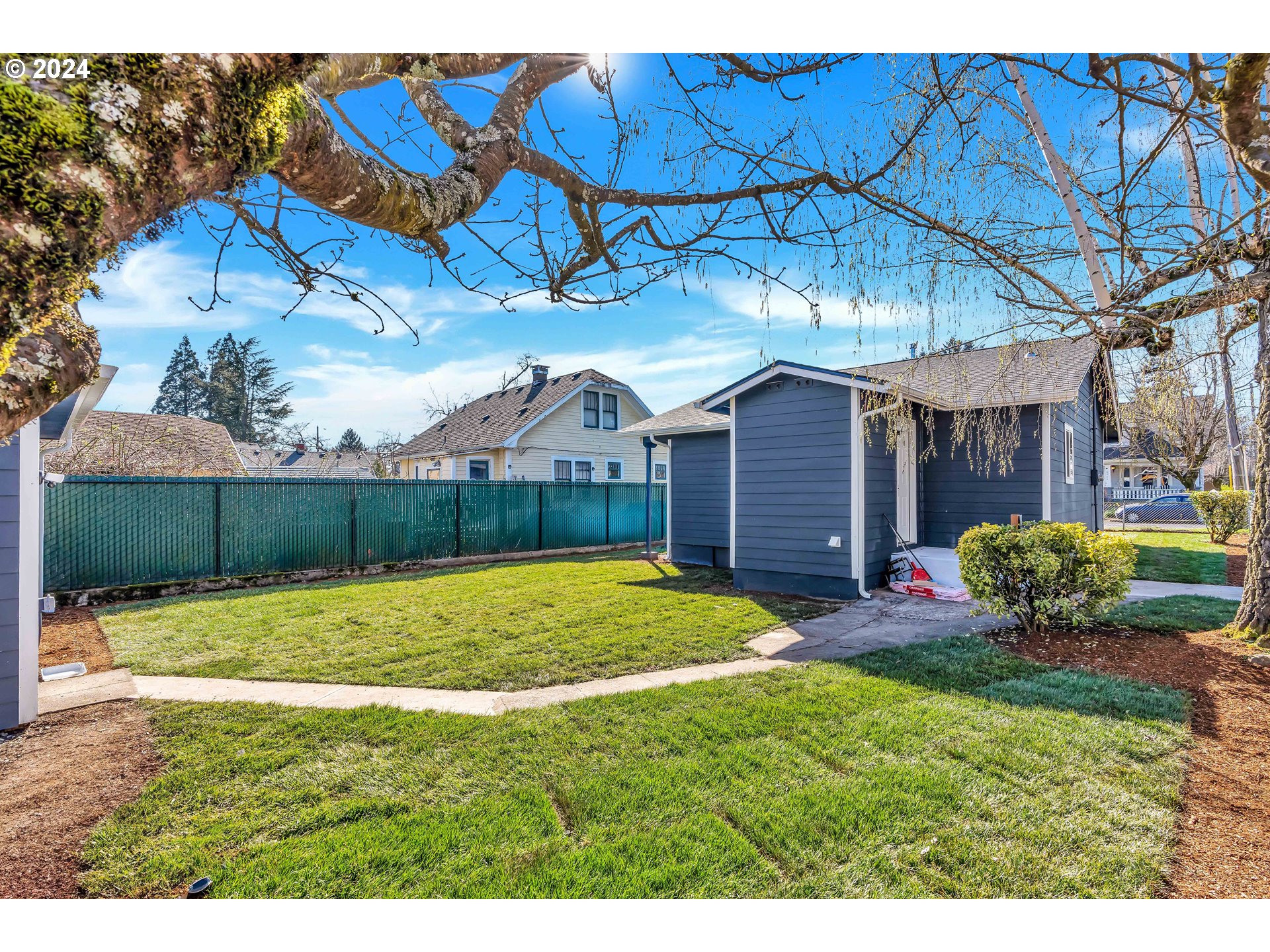 6704 Southeast 77th Avenue Portland, OR 97206 - Photo 19 of 24