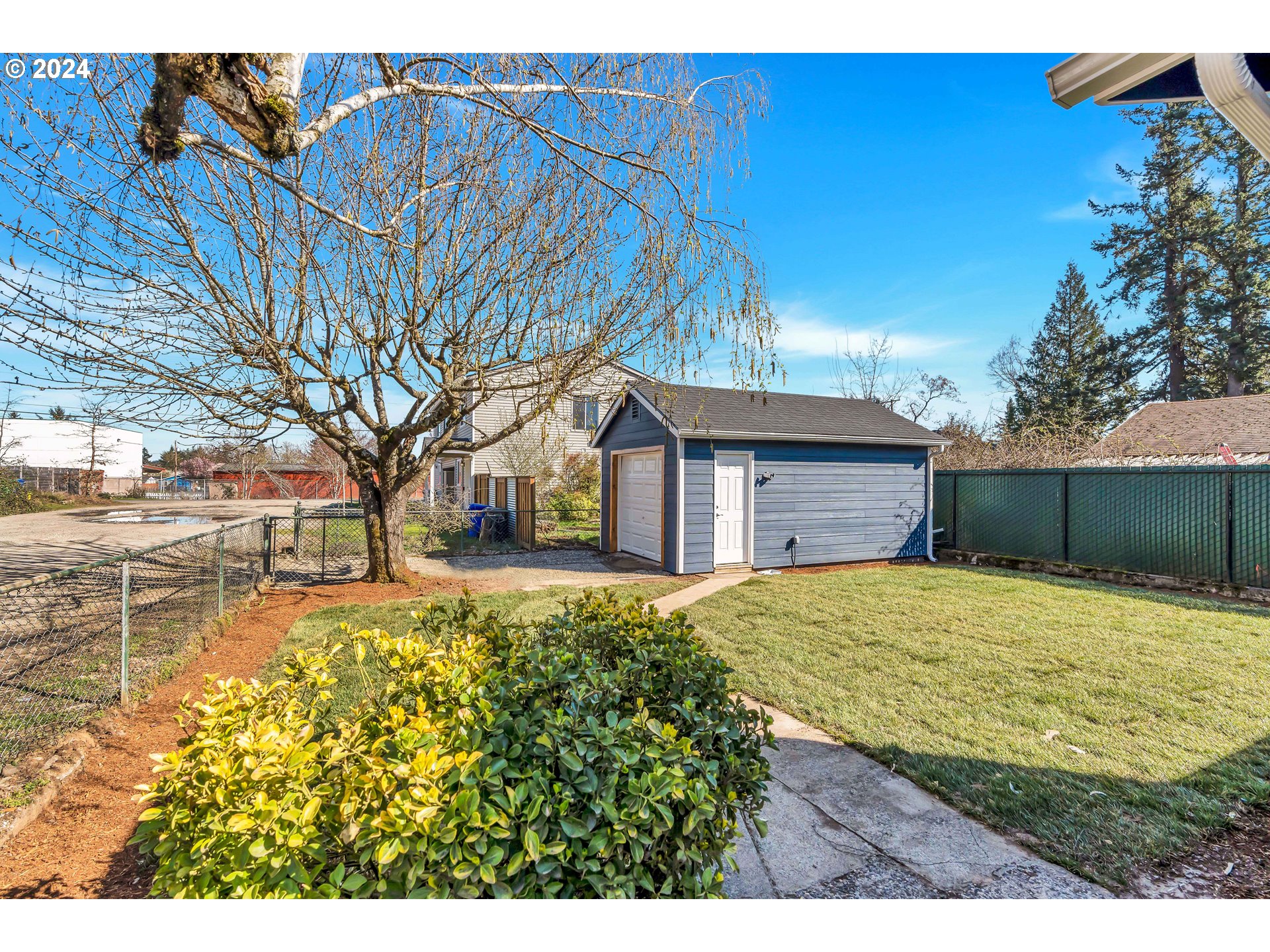 6704 Southeast 77th Avenue Portland, OR 97206 - Photo 20 of 24