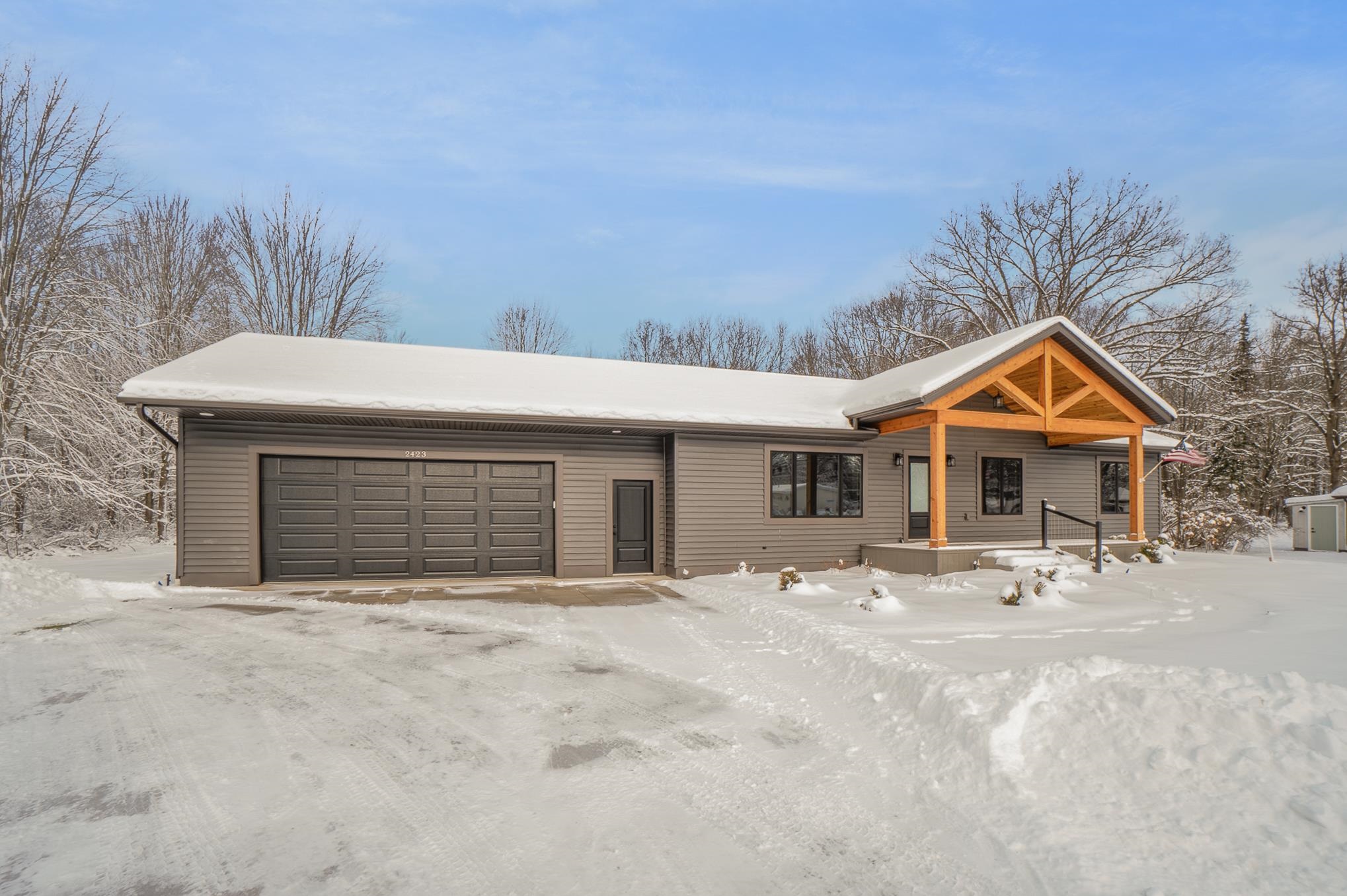 2423 East Ashby Road Midland, MI 48640 - Photo 3 of 43
