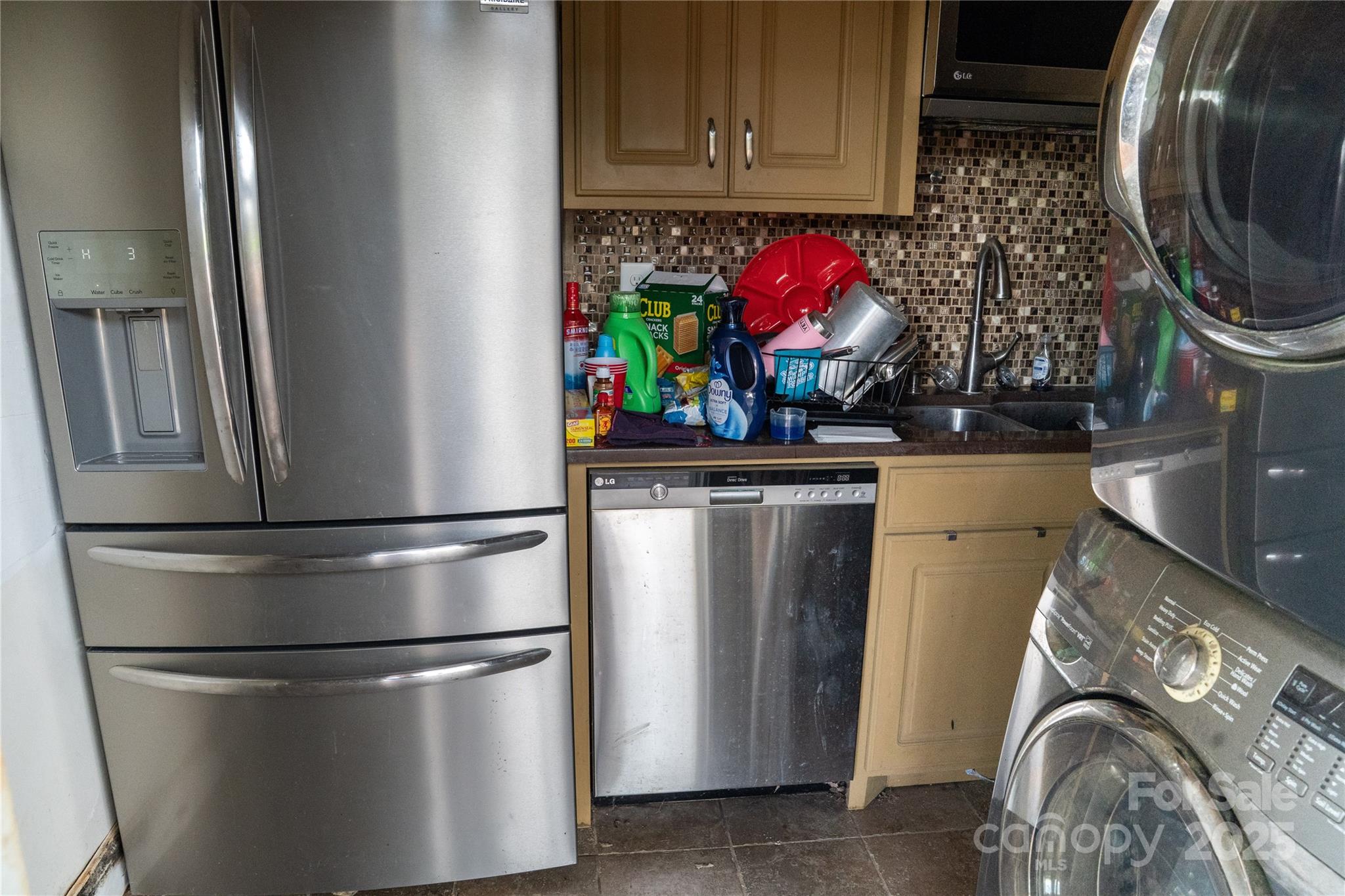 2650 Rainbow Lake Road Inman, SC 29349 - Photo 17 of 48 a kitchen with stainless steel appliances granite countertop a refrigerator and a stove