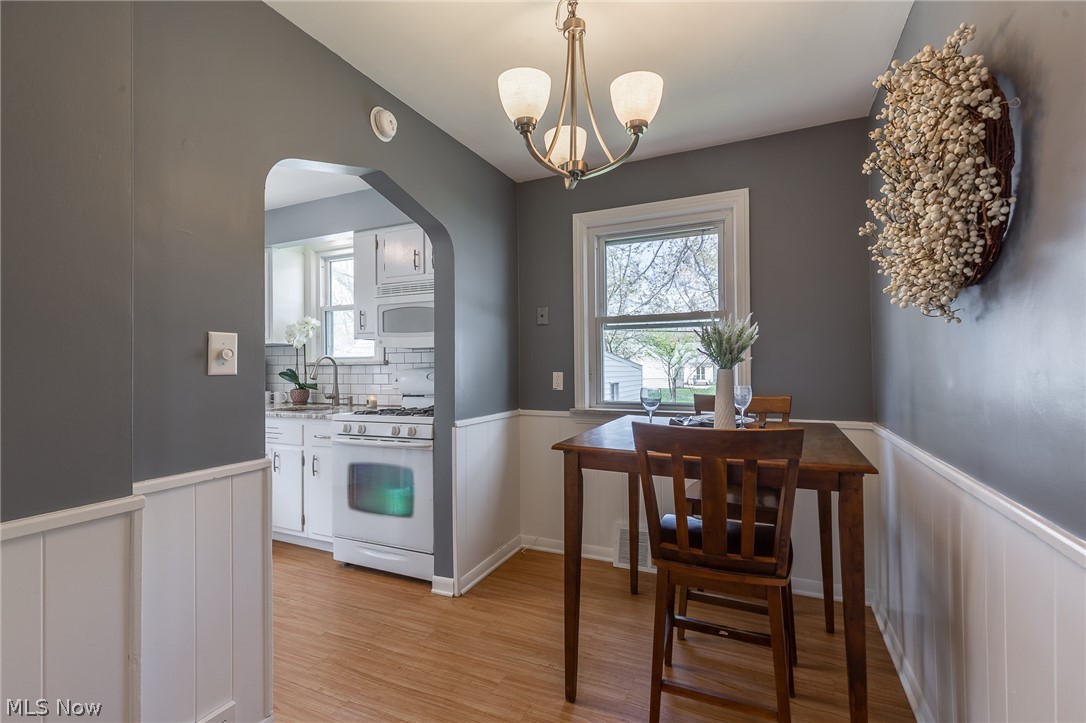 1354 Mayfield Ridge Road Cleveland, OH 44124 - Photo 7 of 24