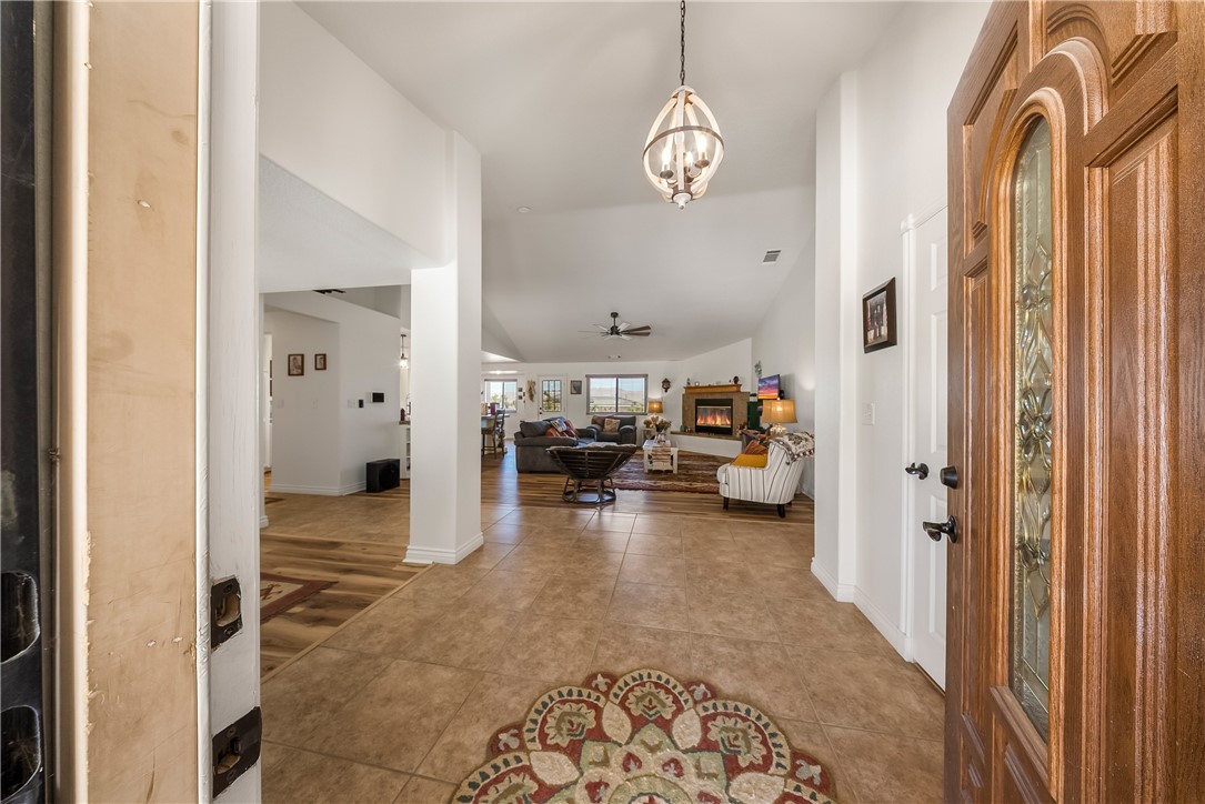16209 Serrano Road Apple Valley, CA 92307 - Photo 7 of 36