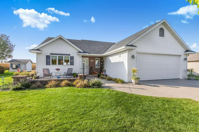 $335,000 | 1917 23rd Avenue Southwest, Willmar, MN 56201