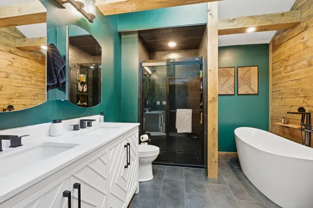 $529,999 | 2842 Coventry Lane, Waukesha, WI 53188