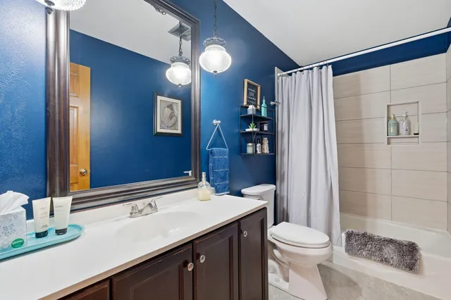 $529,999 | 2842 Coventry Lane, Waukesha, WI 53188