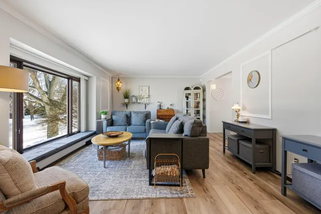 $529,999 | 2842 Coventry Lane, Waukesha, WI 53188