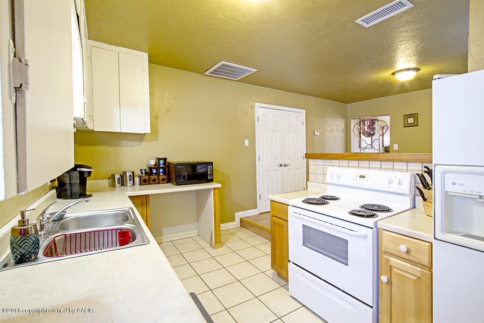 4615 Bowie Street Amarillo, TX 79110 - Photo 6 of 12 3