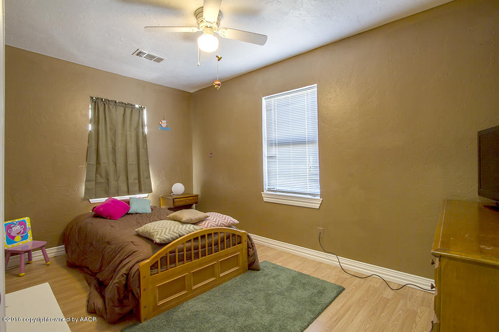 4615 Bowie Street Amarillo, TX 79110 - Photo 9 of 12 5