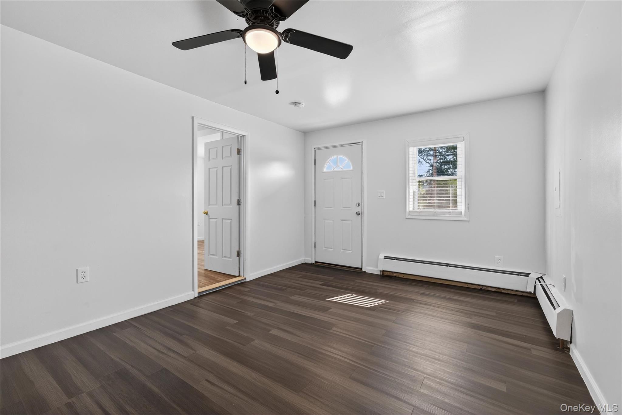 376 Bridgeville Road, Unit 1 Monticello, NY 12701 - Photo 4 of 17 Entry into living room