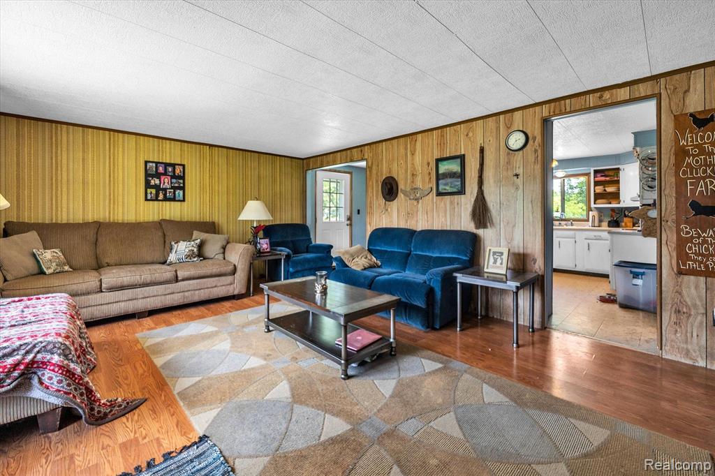 5130 Vines Road Howell, MI 48843 - Photo 9 of 46
