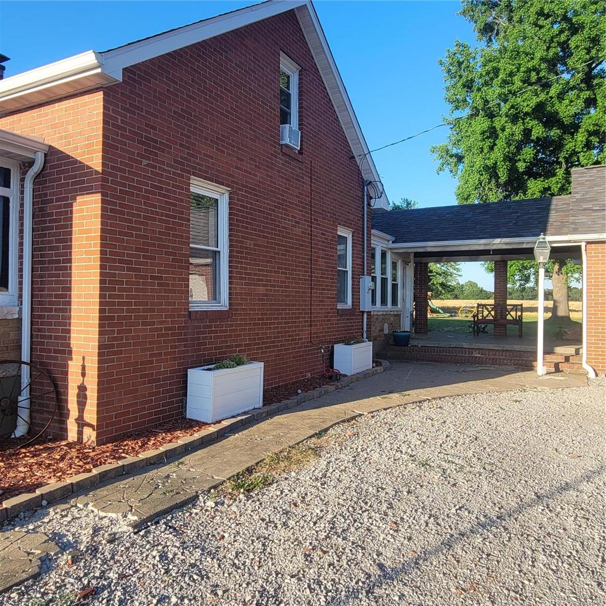 2128 North Market Street Sparta, IL 62286 - Photo 2 of 33