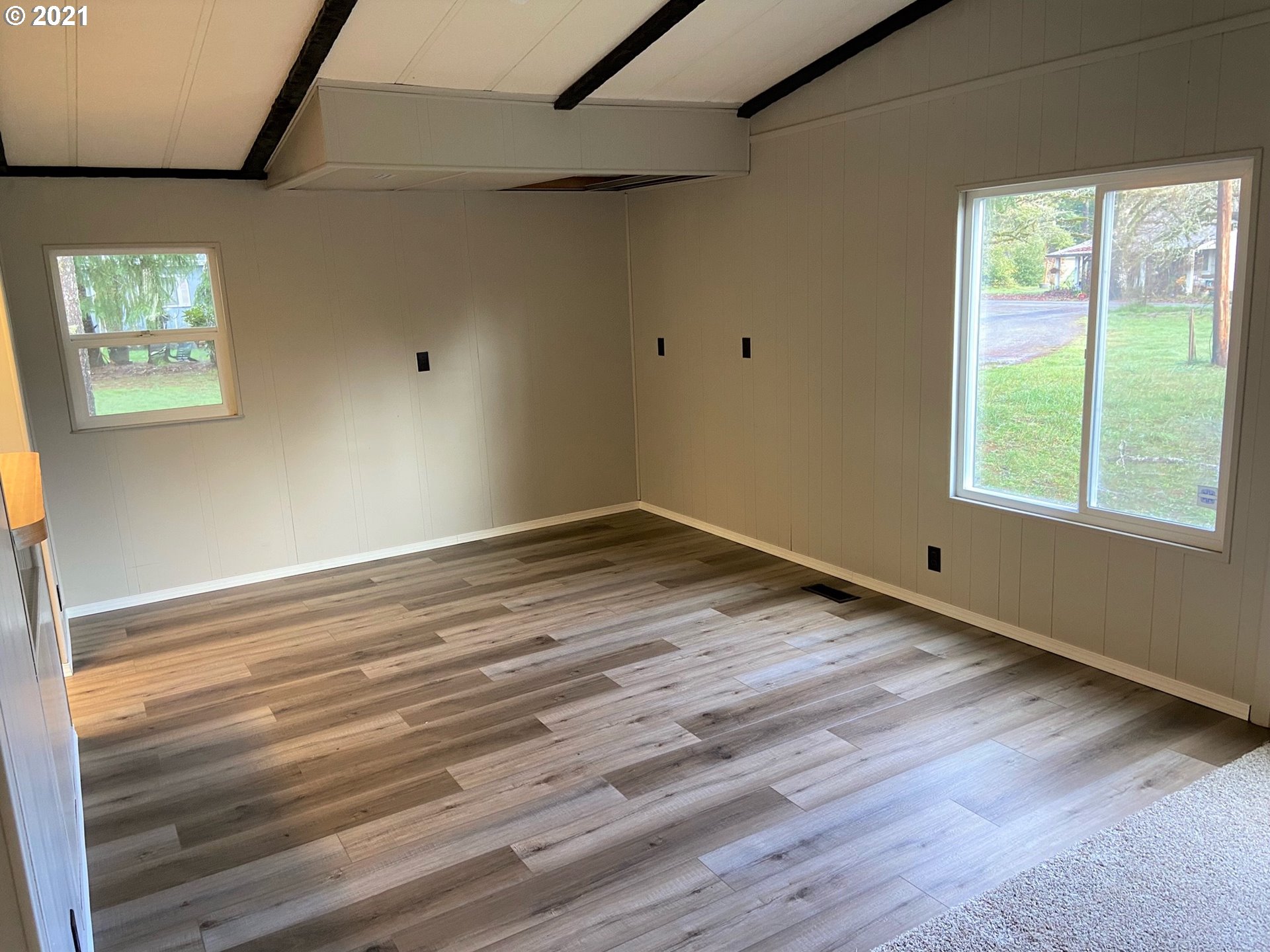 92010 Maple Lane Springfield, OR 97478 - Photo 5 of 24 Gallery Image 5