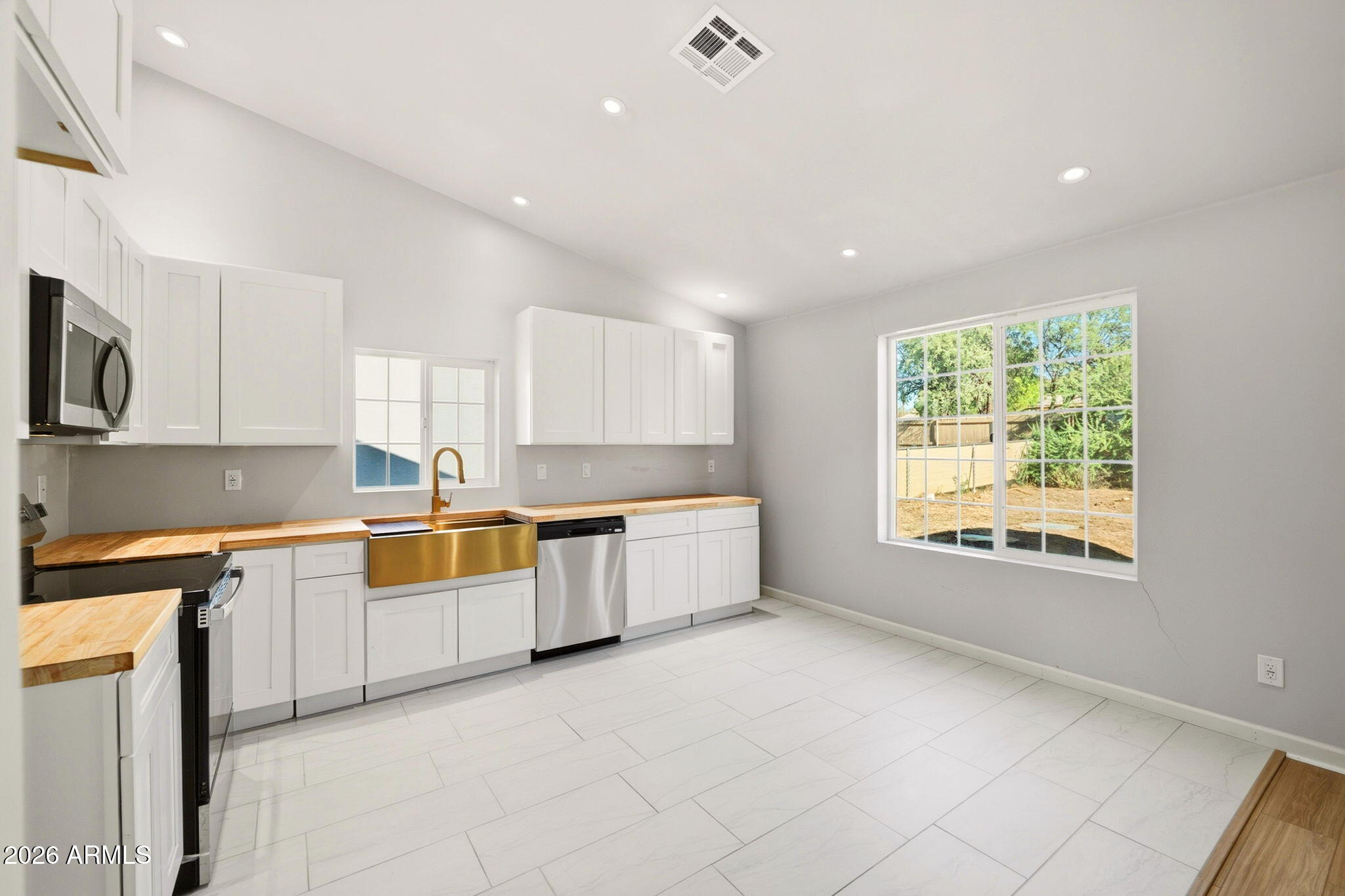 4790 East Goss Road Rimrock, AZ 86335 - Photo 11 of 32 Kitchen