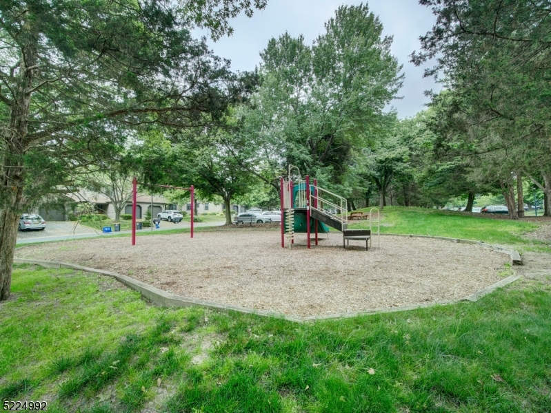 402 Marten Road Princeton, NJ 08540 - Photo 6 of 19 Gallery Image 6