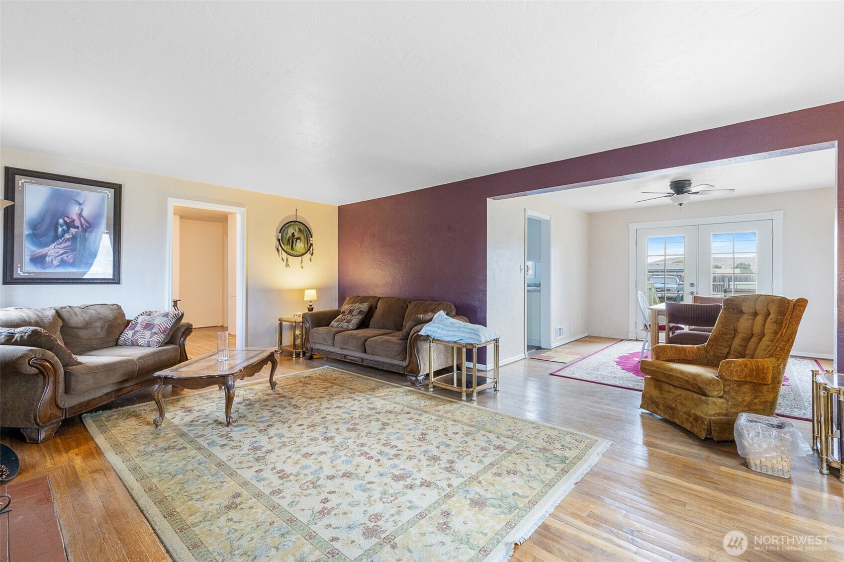 32105 South Finley Road Kennewick, WA 99337 - Photo 7 of 34 a living room with furniture or couch and a table