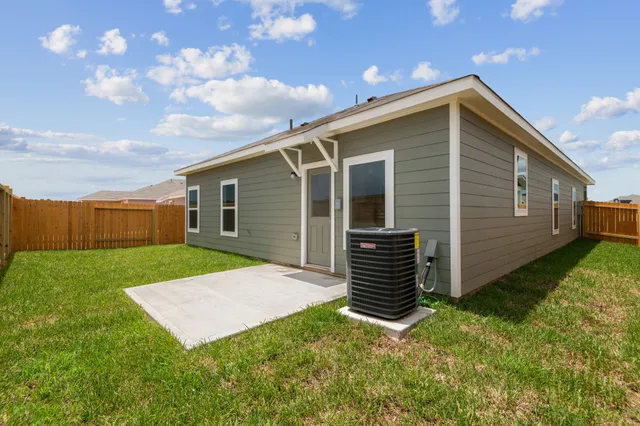 $299,900 | 15881 Berry Hl Drive, Conroe, TX 77303