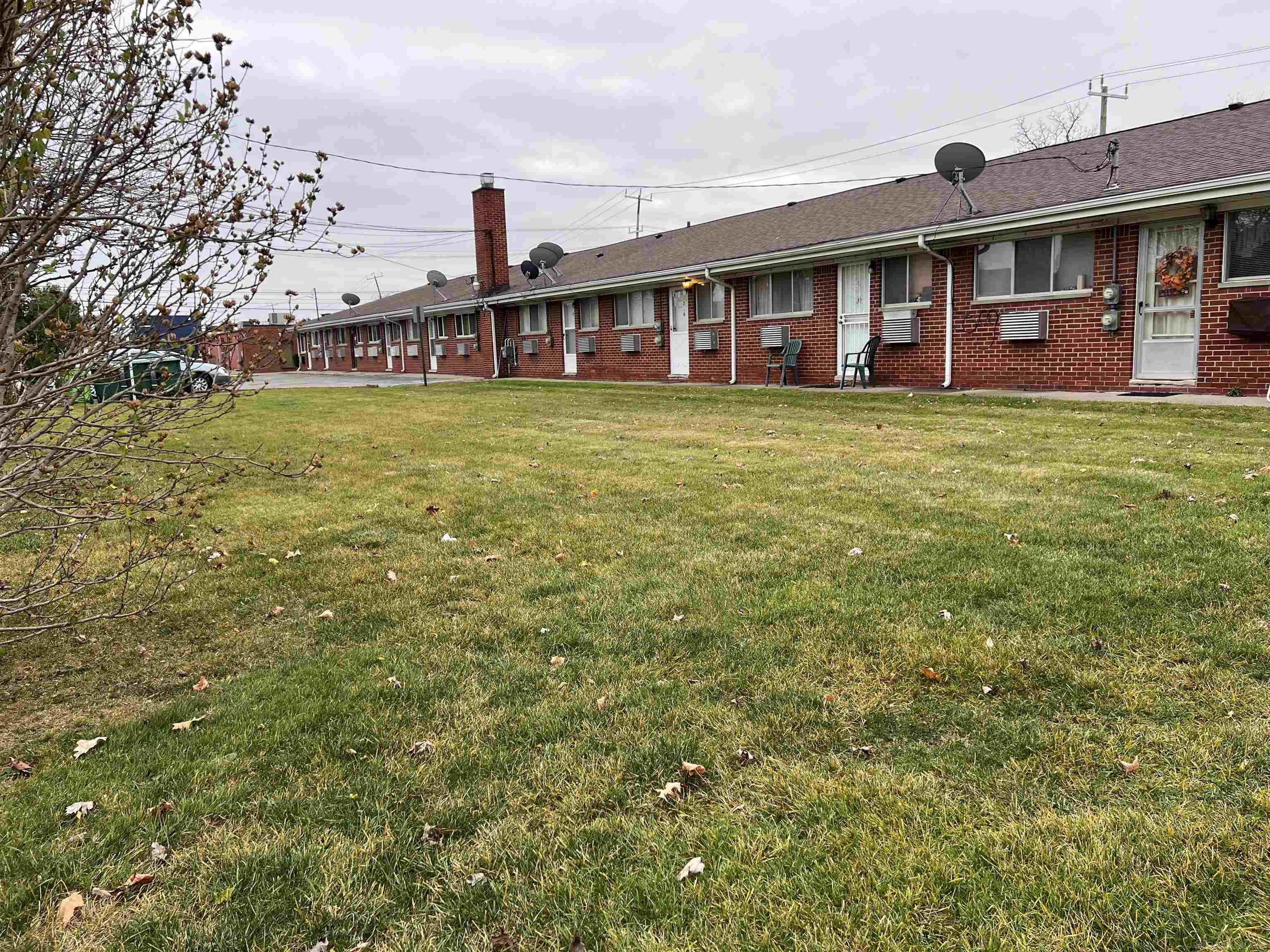 23016 Kelly Road, Unit #3 Eastpointe, MI 48021 - Photo 4 of 30