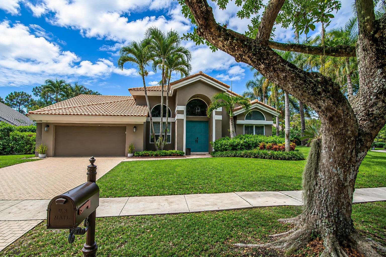 2653 Northwest 46th Street Boca Raton, FL 33434 - Photo 2 of 75 F7E5944B-B4F5-4CC6-AD90-42FE3416933A