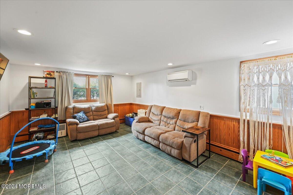 1140 Roe Avenue Point Pleasant, NJ 08742 - Photo 17 of 35 17-SMV_1140RoeAve-17