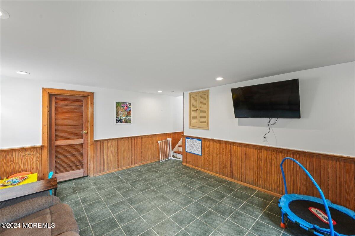 1140 Roe Avenue Point Pleasant, NJ 08742 - Photo 18 of 35 18-SMV_1140RoeAve-18