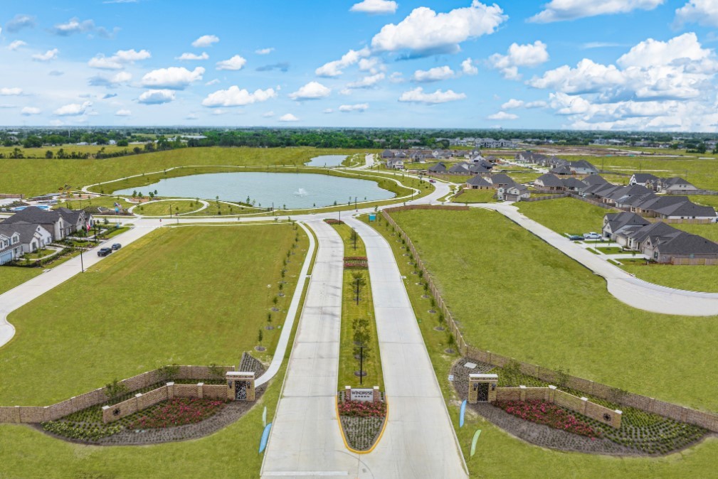 2923 Summer Breeze Way Angleton, TX 77515 - Photo 15 of 16 a view of a swimming pool with an ocean view
