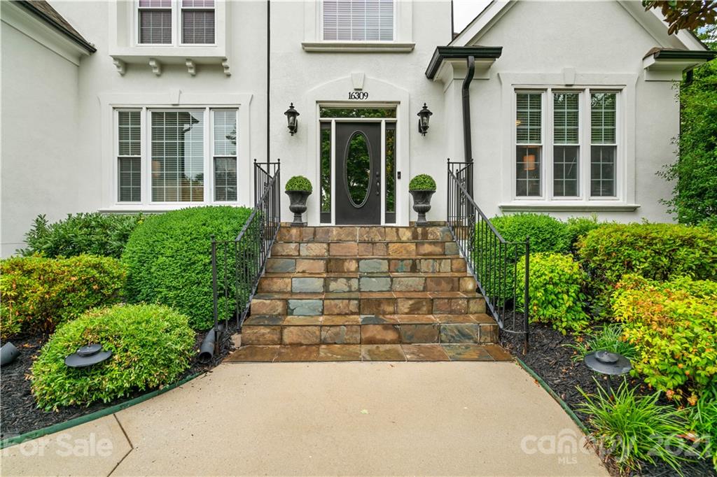 16309 Woolwine Road Charlotte, NC 28278 - Photo 3 of 48 Gallery Image 3