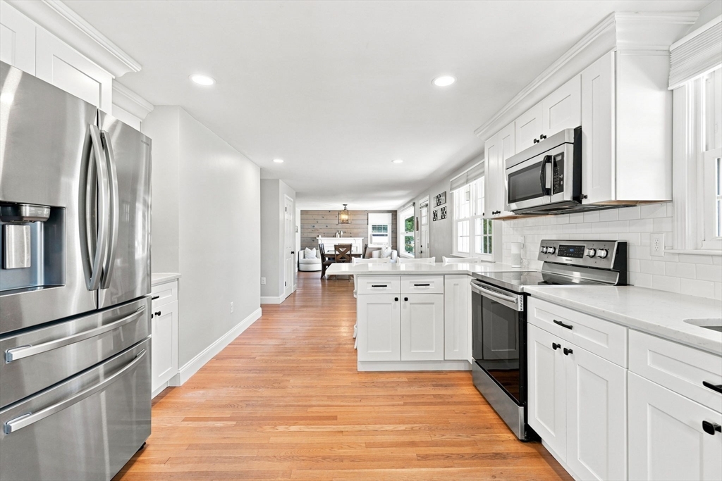 19 Locust Road Cohasset, MA 02025 - Photo 7 of 39 Gallery Image 7