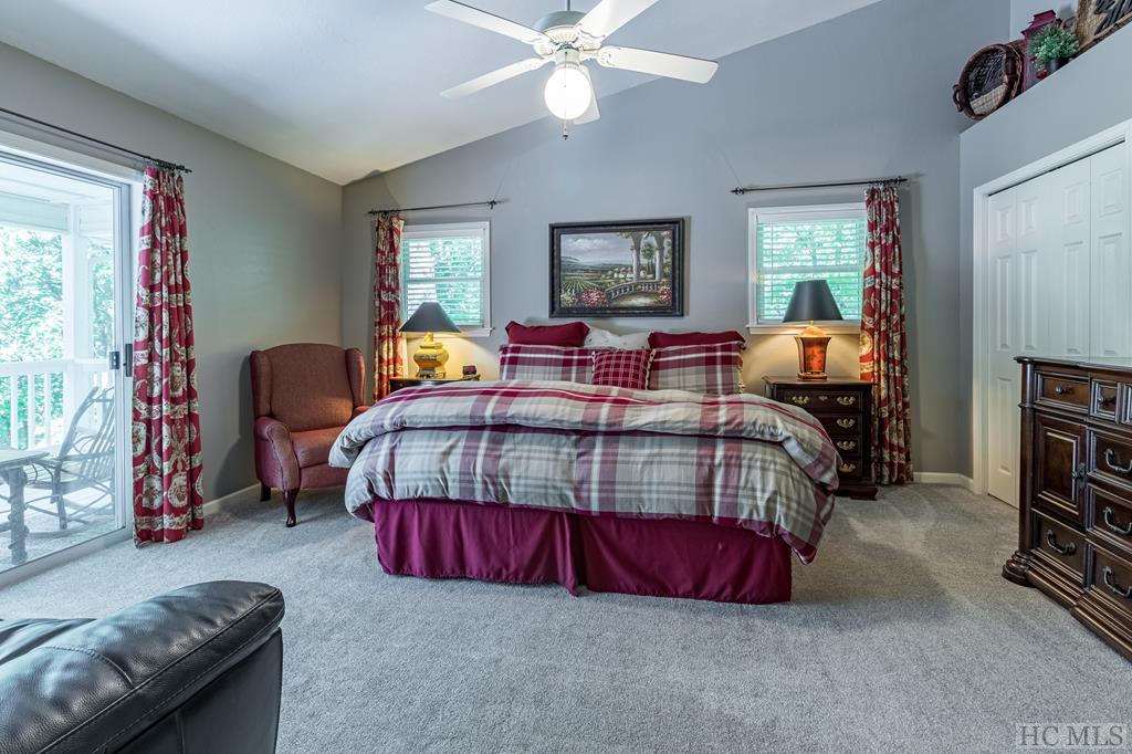 434 Holly Road Sapphire, NC 28774 - Photo 19 of 44 Gallery Image 19