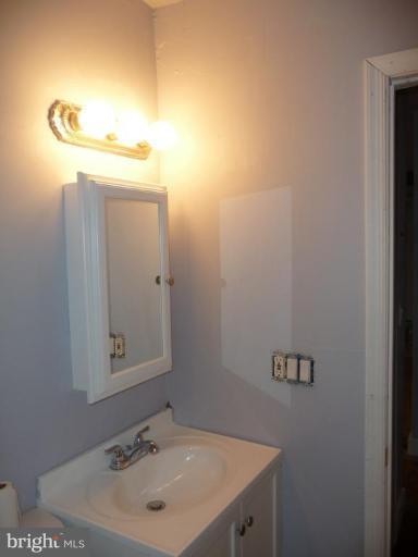 1402 2nd Road Middle River, MD 21220 - Photo 9 of 10 Bath #2