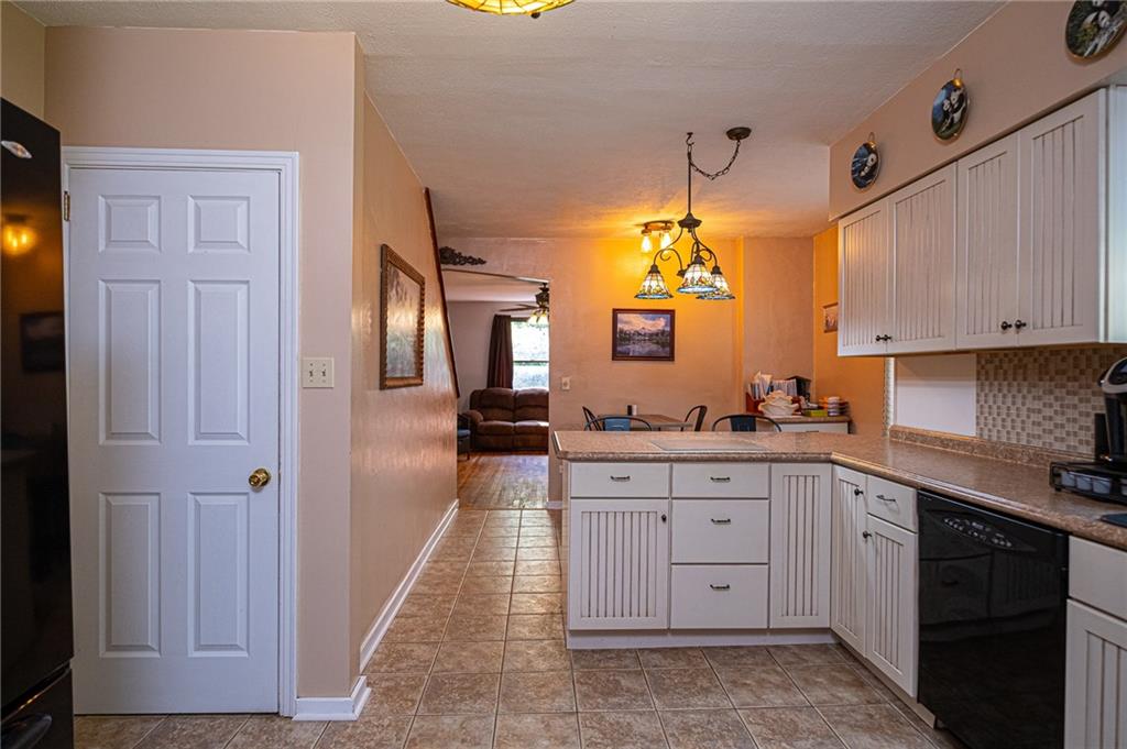 265 Walton Road Baldwin, PA 15236 - Photo 6 of 25 Gallery Image 6