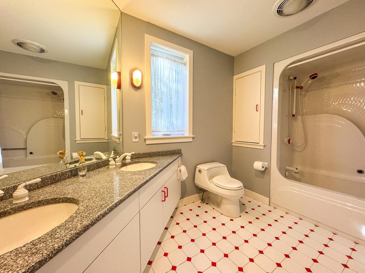 165 Crescent Road Burlington, VT 05401 - Photo 29 of 50