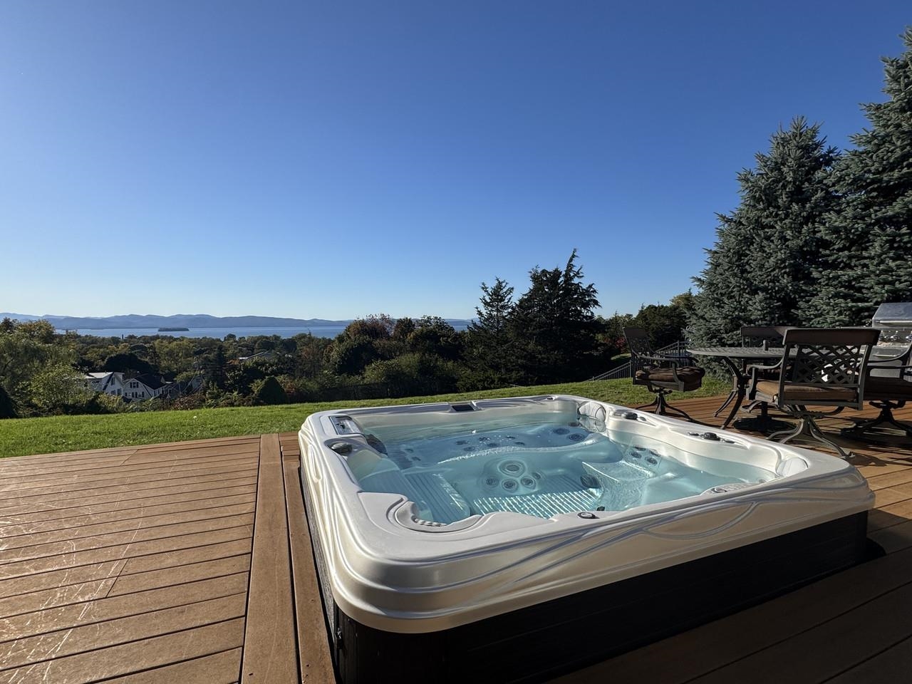 165 Crescent Road Burlington, VT 05401 - Photo 4 of 50