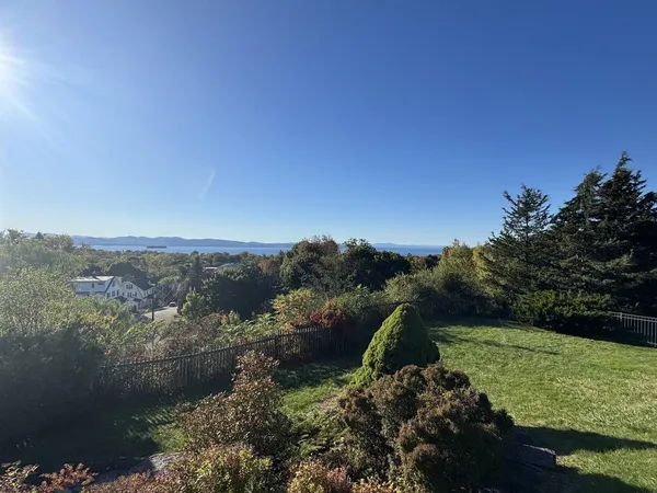 $1,975,000 | 165 Crescent Road, Burlington, VT 05401