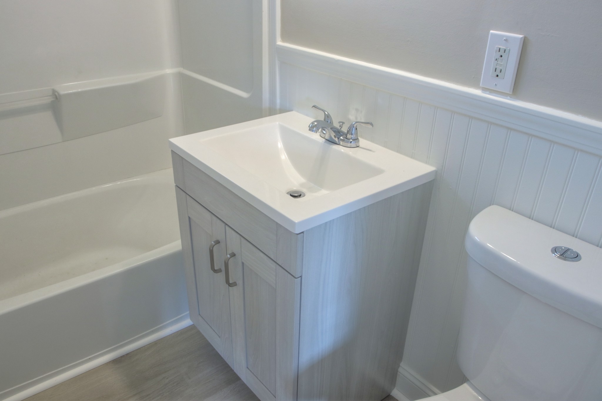 3885 Kedron Road Spring Hill, TN 37174 - Photo 17 of 32 a bathroom with a sink a toilet and bathtub
