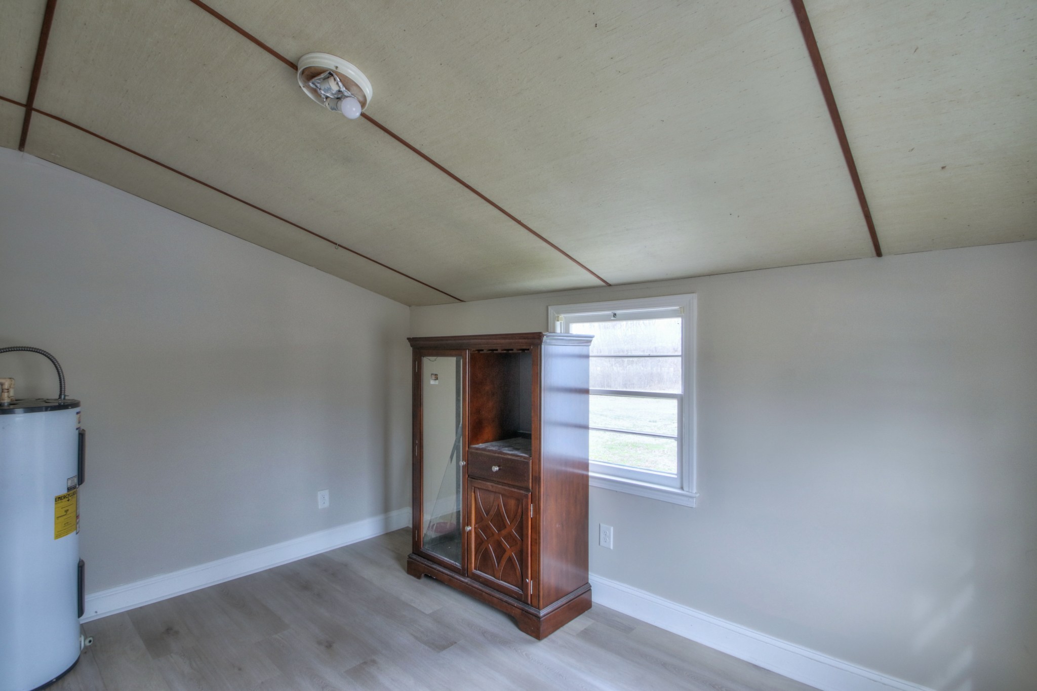 3885 Kedron Road Spring Hill, TN 37174 - Photo 8 of 32 a view of a room with windows