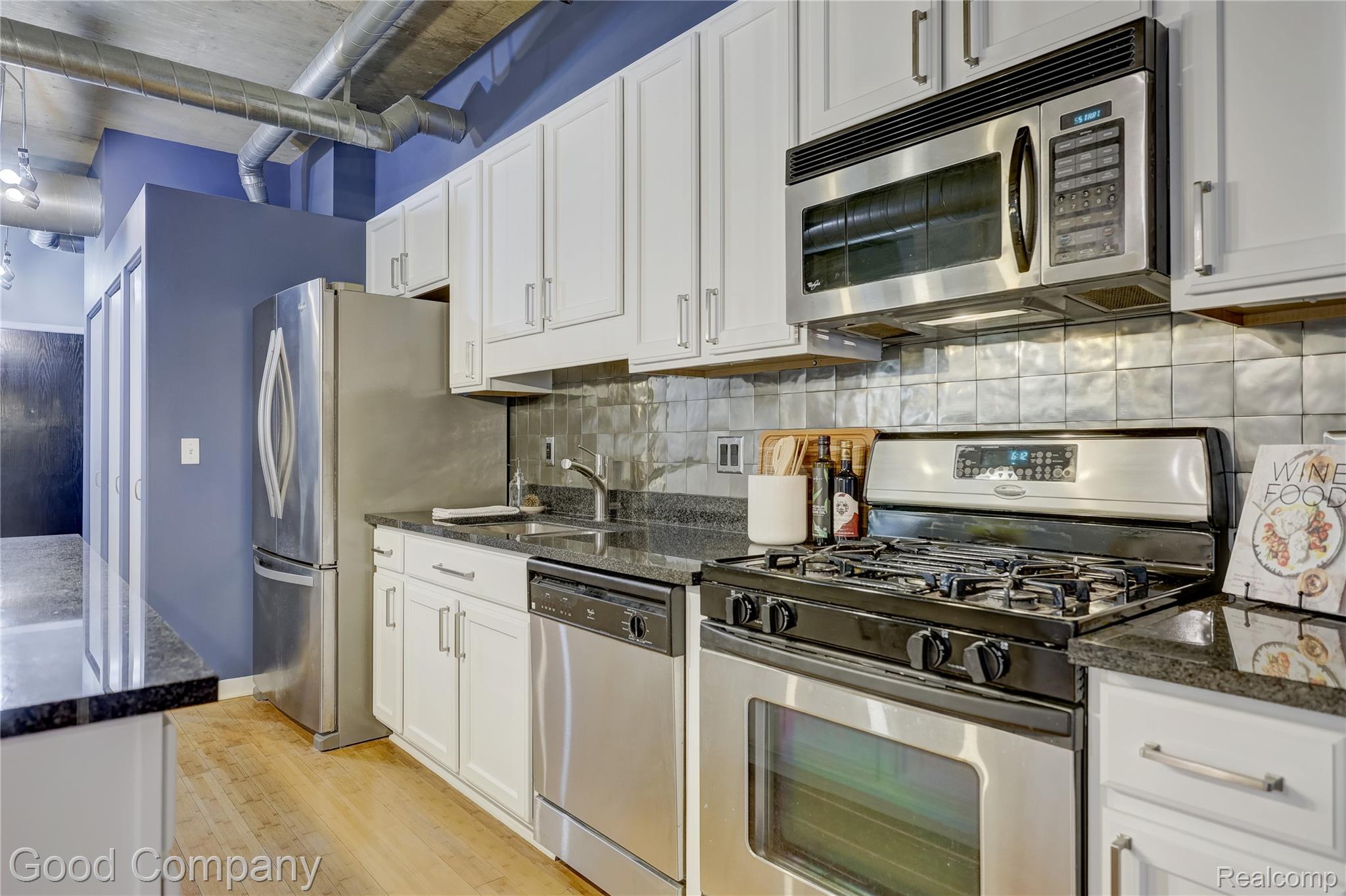 100 West Fifth Street, Unit 604 Royal Oak, MI 48067 - Photo 14 of 57 100 W. 5th St. #604-14.jpg