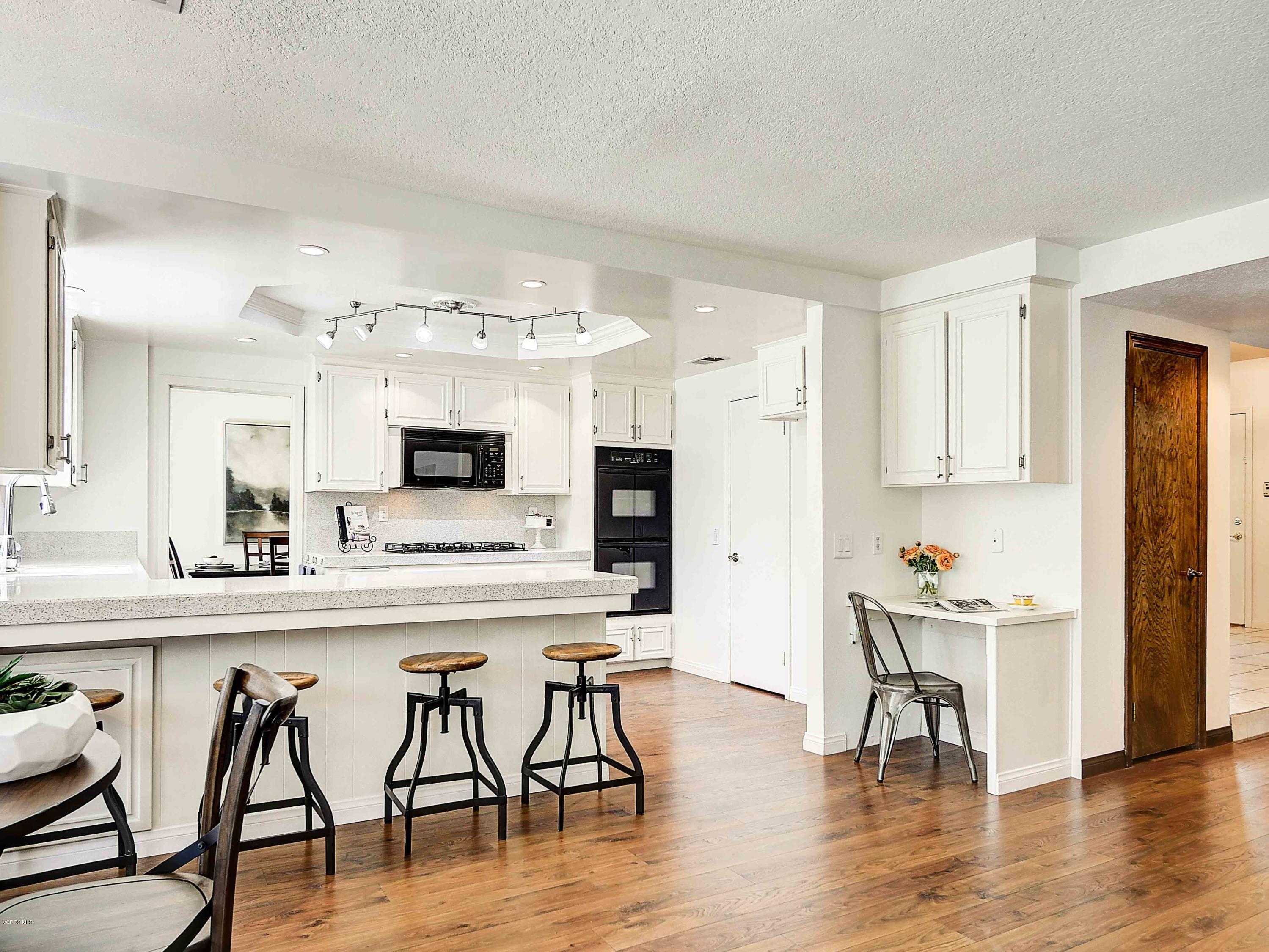 425 Valley Gate Road Simi Valley, CA 93065 - Photo 12 of 45 425 Valley Gate Road Simi Valley-33