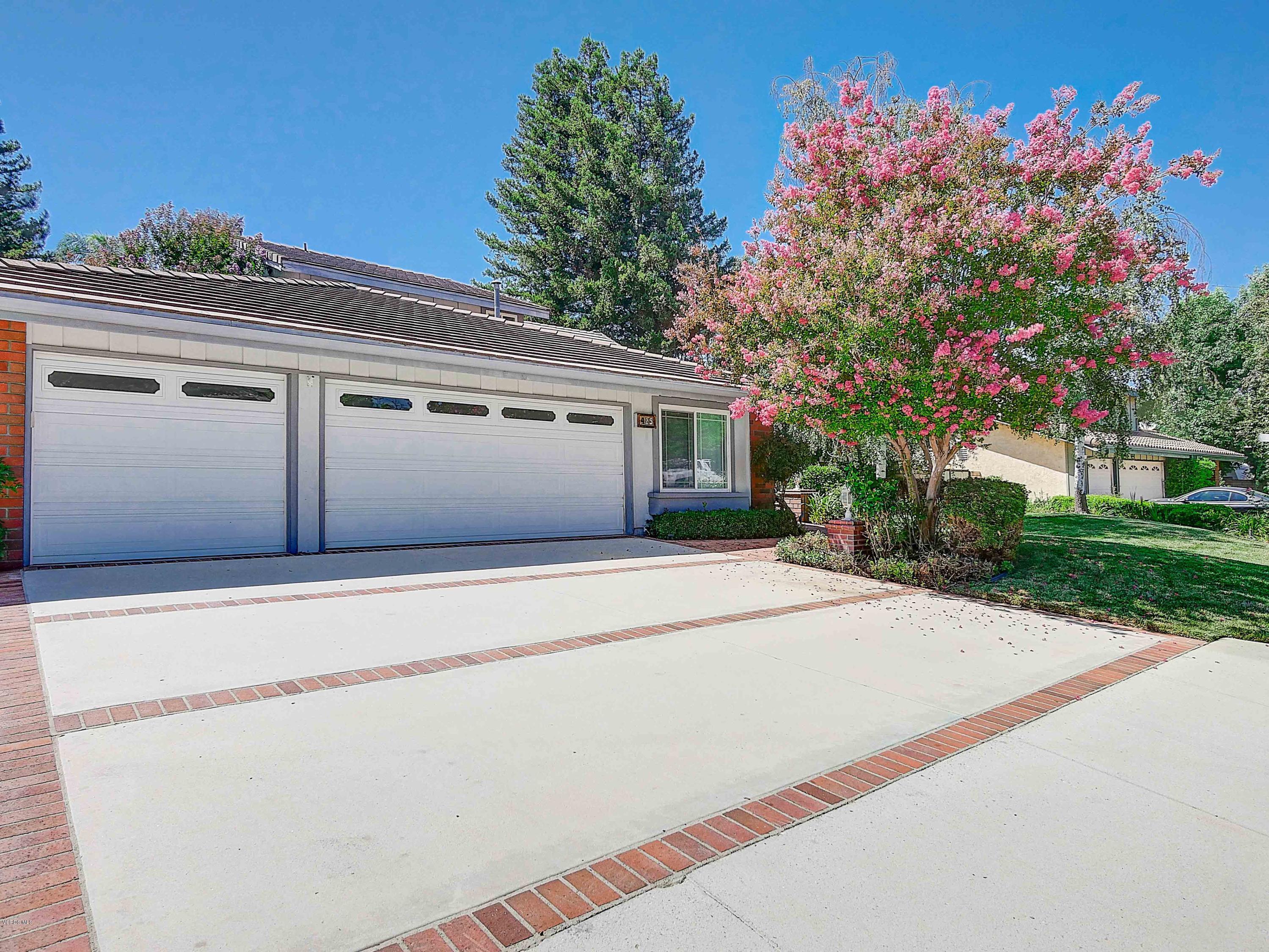 425 Valley Gate Road Simi Valley, CA 93065 - Photo 3 of 45 425 Valley Gate Road Simi Valley-37