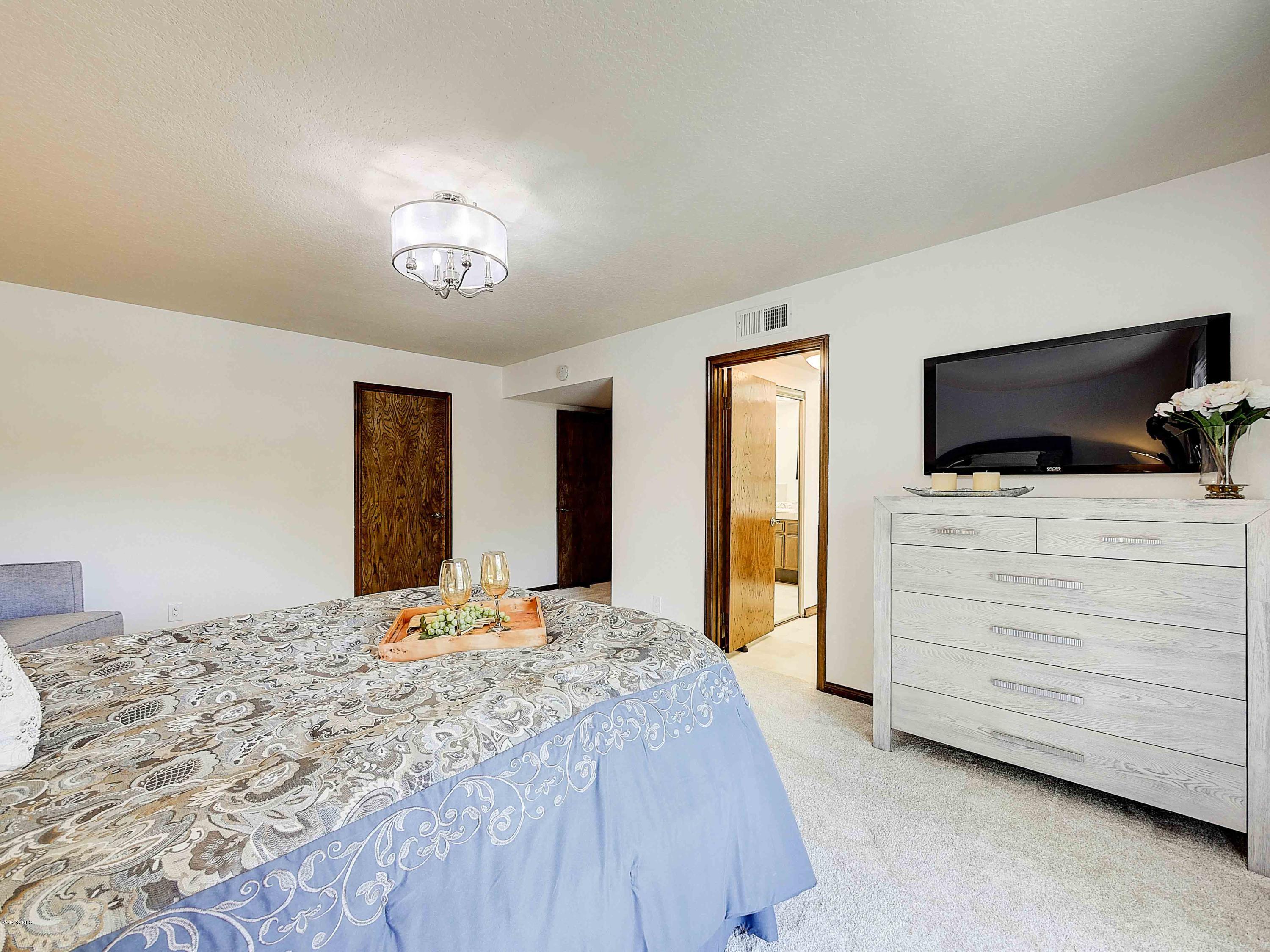 425 Valley Gate Road Simi Valley, CA 93065 - Photo 26 of 45 425 Valley Gate Road Simi Valley-23