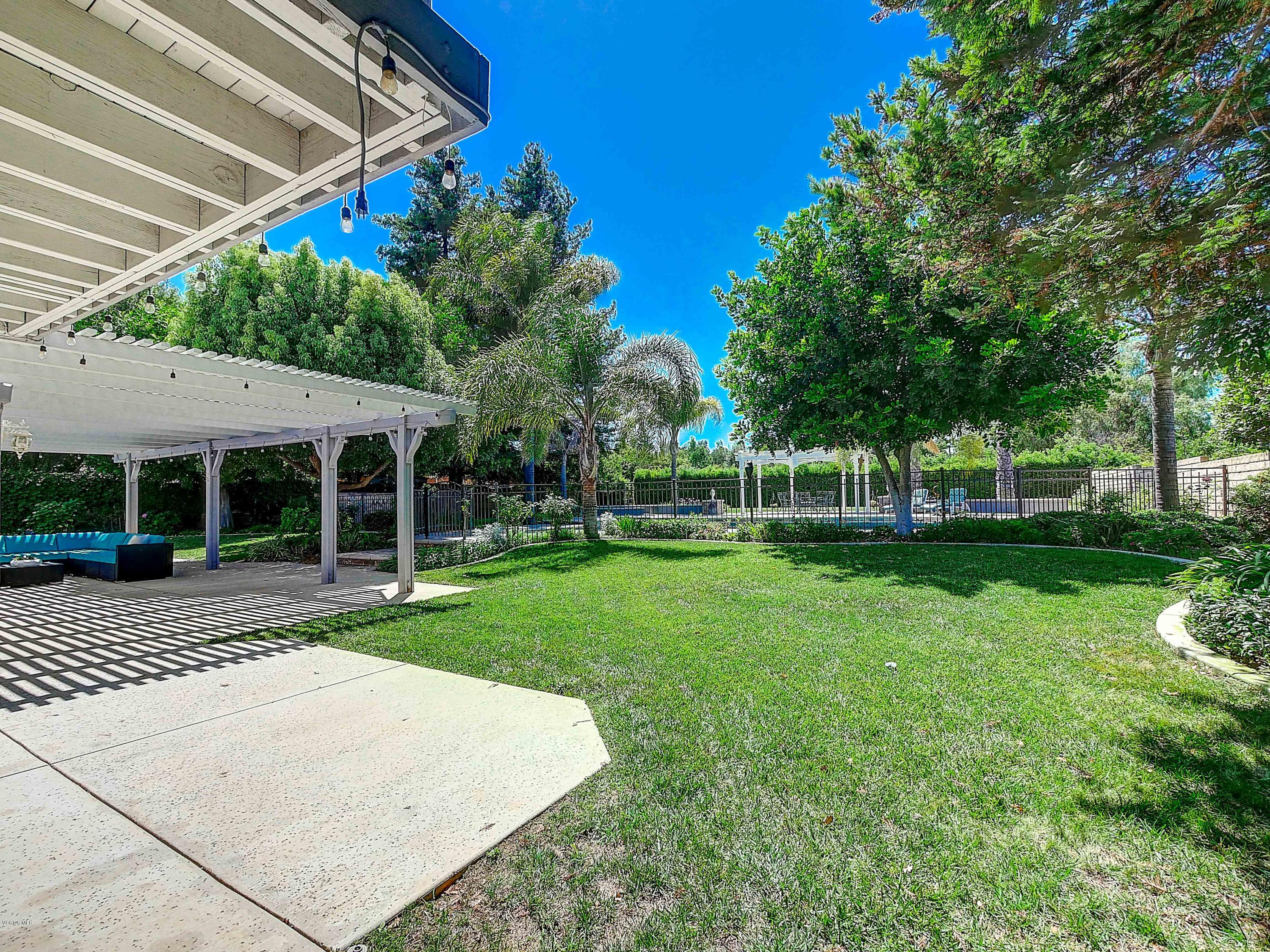 425 Valley Gate Road Simi Valley, CA 93065 - Photo 31 of 45 425 Valley Gate Road Simi Valley-27