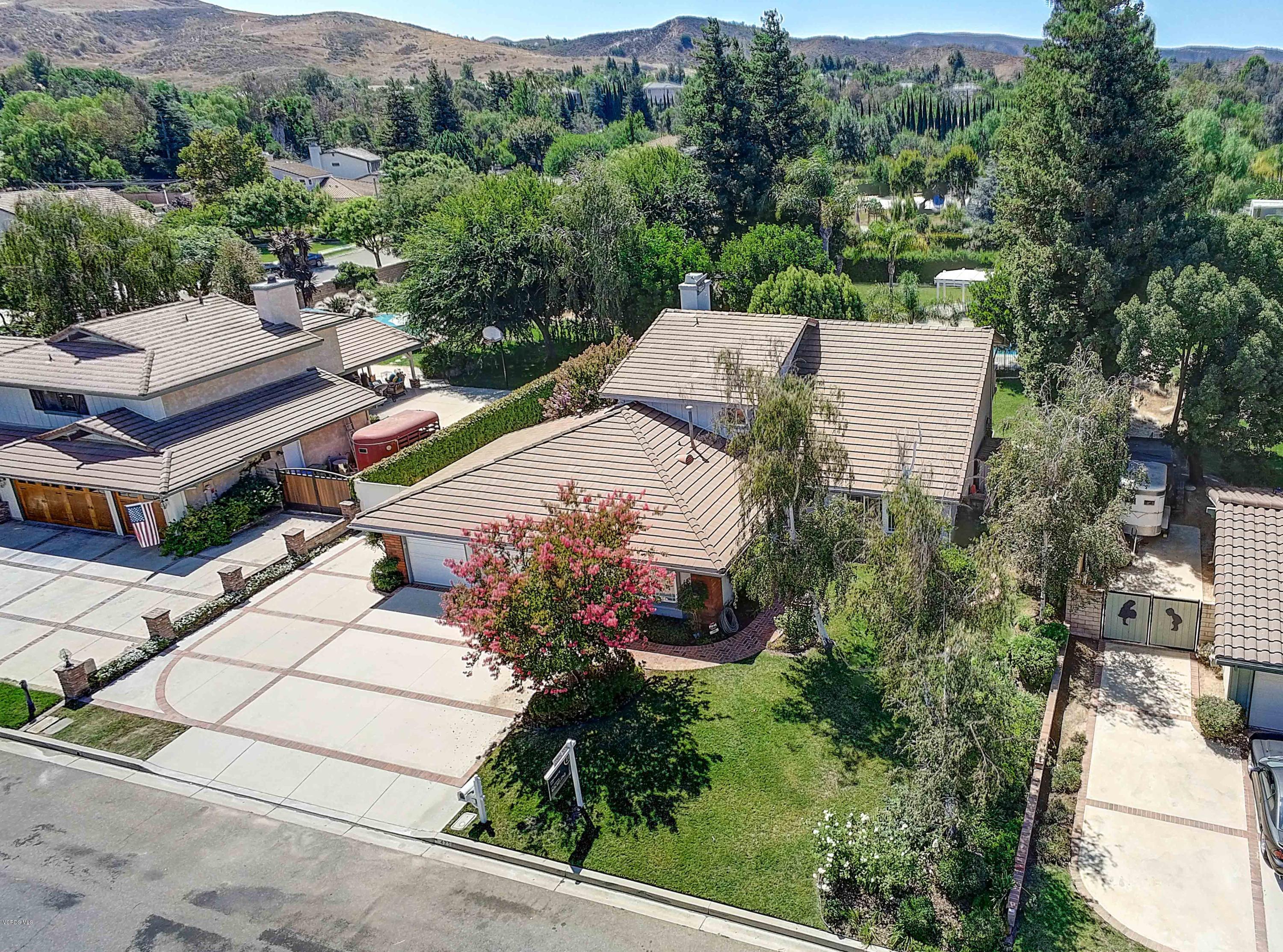 425 Valley Gate Road Simi Valley, CA 93065 - Photo 39 of 45 425 Valley Gate Road Simi Valley-42