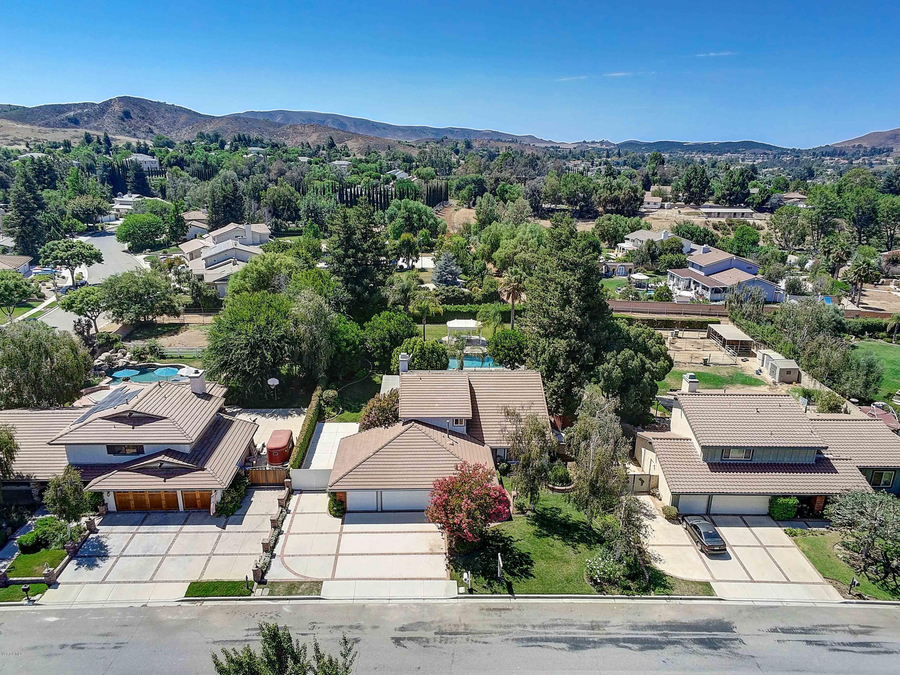 425 Valley Gate Road Simi Valley, CA 93065 - Photo 40 of 45 425 Valley Gate Road Simi Valley-44