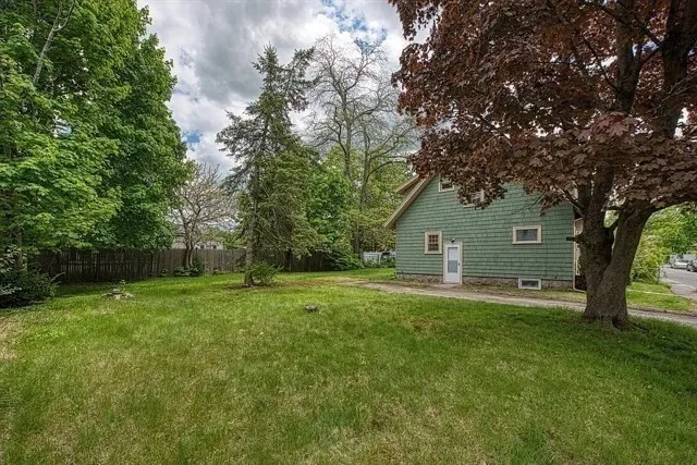 a house view with a outdoor space