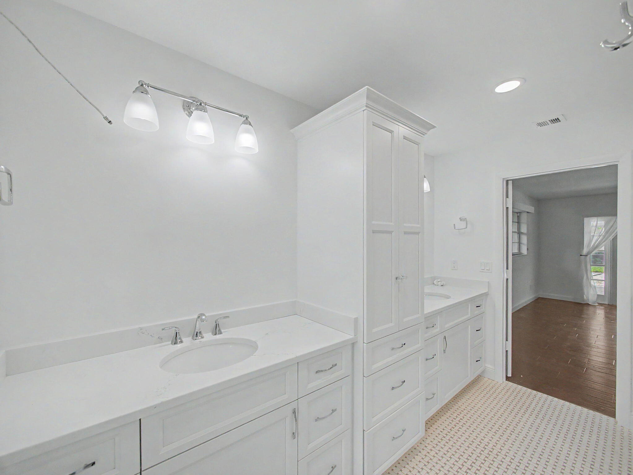 22 Banyan Road Sewall's Point, FL 34996 - Photo 21 of 47 Bathroom